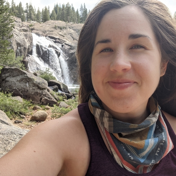 Meet your Posher, Alayne - Picture 2 of 3